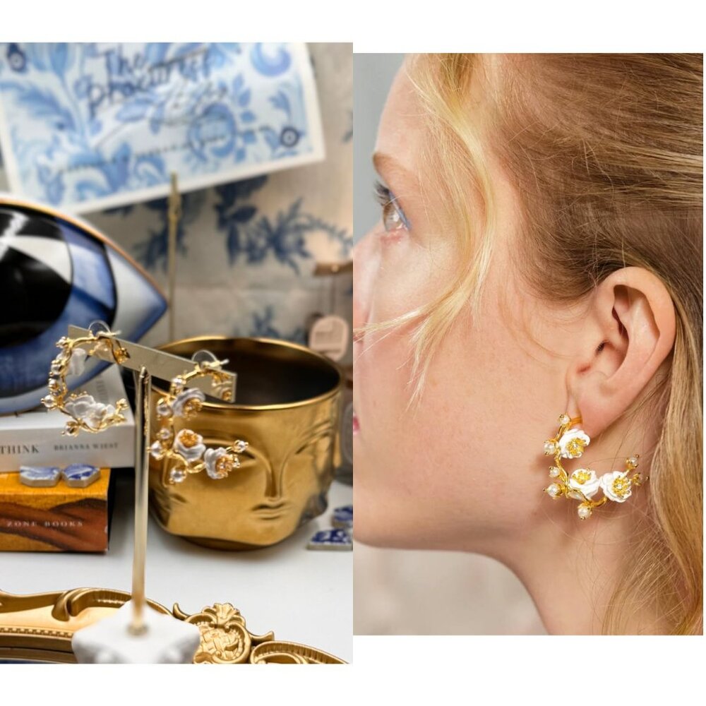 🆕 LES NEREIDES 🧿 NWOT White Rose Branch and Pearls Hoop Earrings